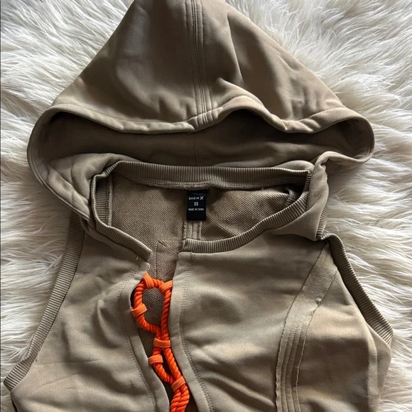 🧡TAN HOODED TANK WITH ROPE DETAIL🧡 - Picture 2 of 5